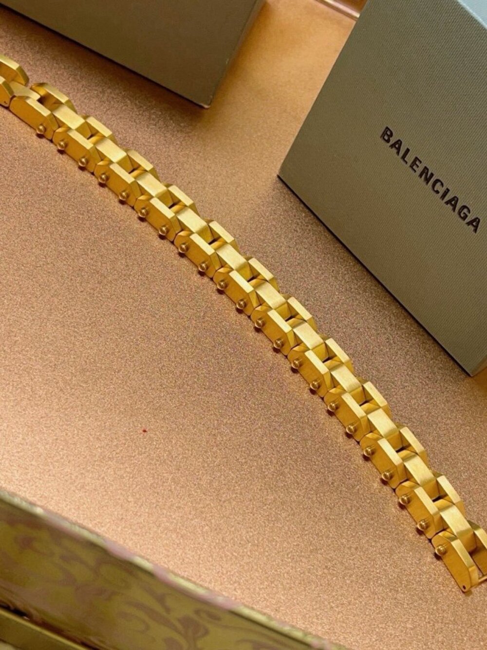 women and  men  Balenciaga bracelet - Picture 3 of 8